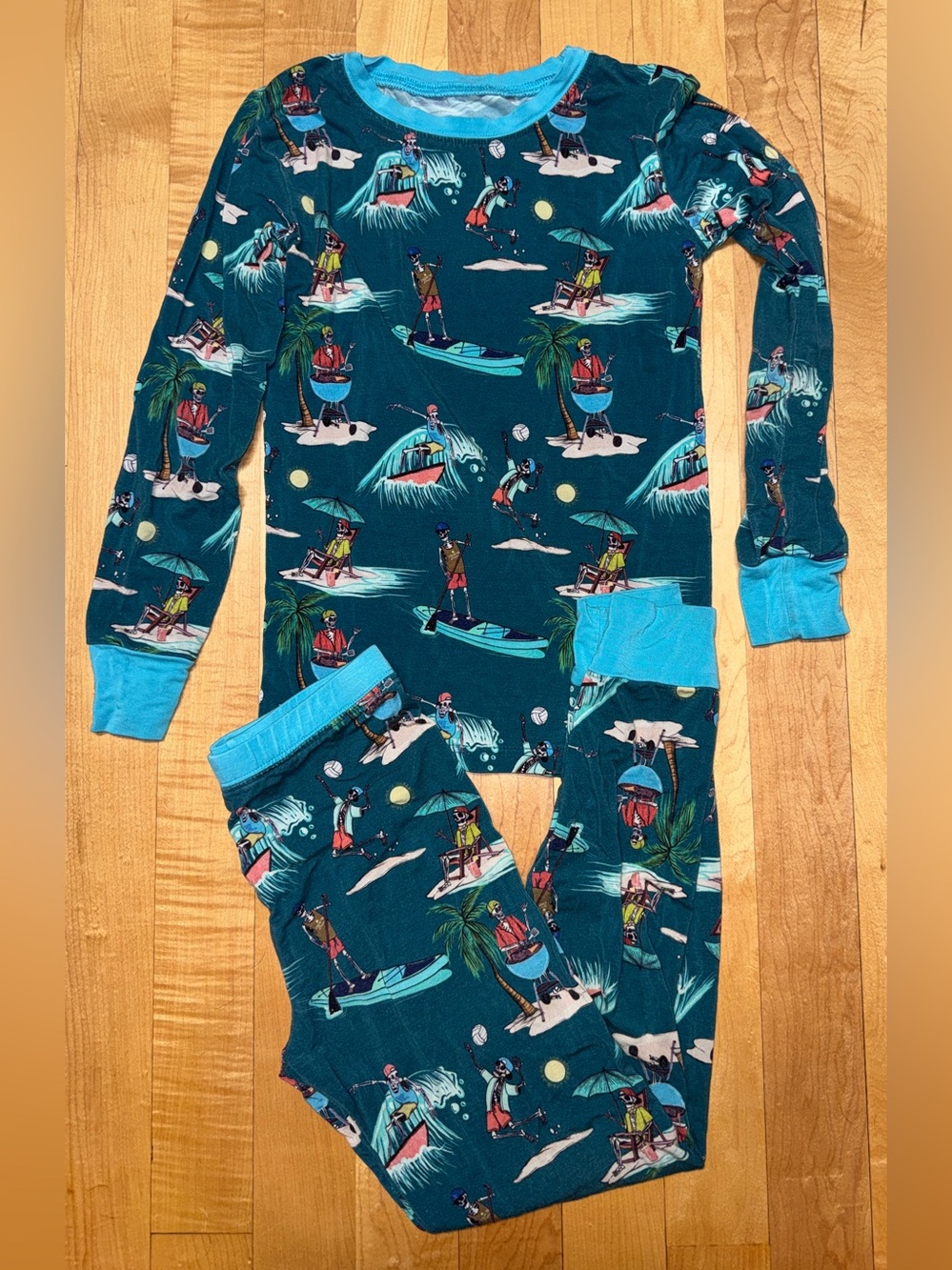 Fletch bamboo skeleton beach 2-piece pajamas 5/6